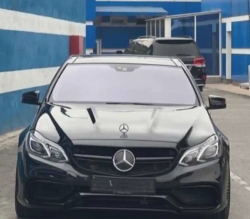 Лобовое стекло фиолетовое от Mercedes-Benz W212